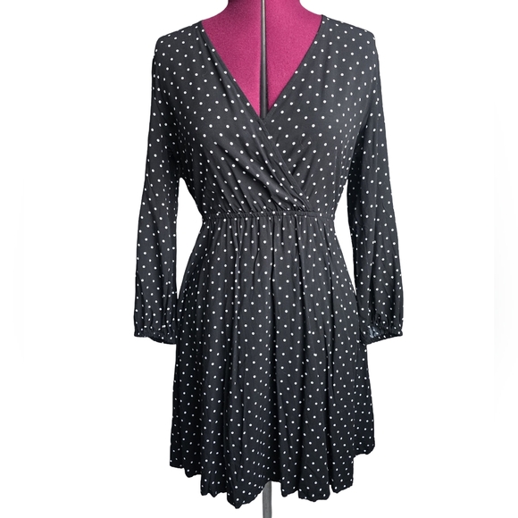 Old Navy Dresses & Skirts - Old Navy Black & White Polka Dot Long Sleeve Faux Wrap Dress Size S Casual Fem